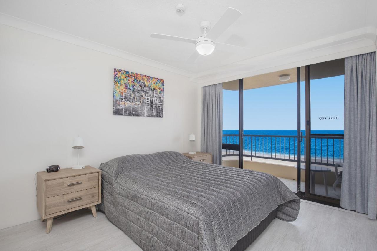 Pelican Sands Beach Resort Gold Coast Buitenkant foto