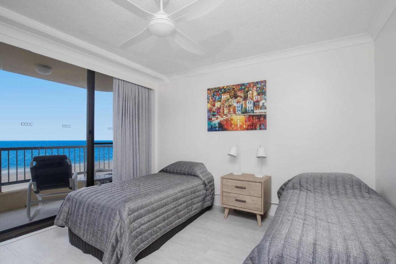Pelican Sands Beach Resort Gold Coast Buitenkant foto