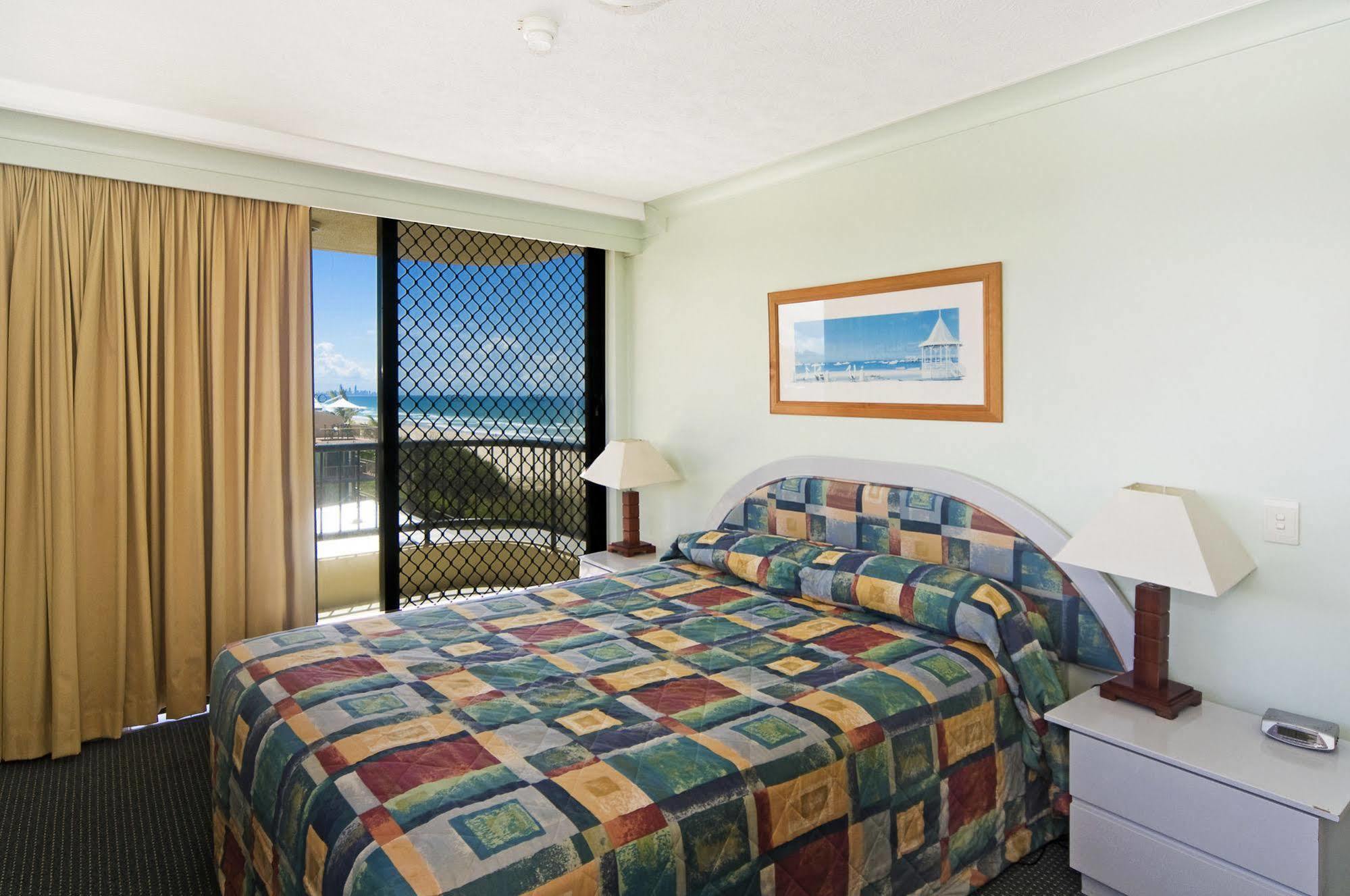 Pelican Sands Beach Resort Gold Coast Buitenkant foto